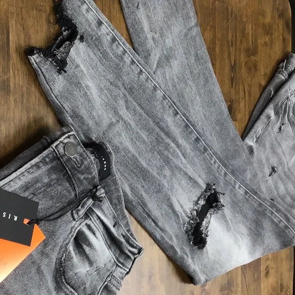 Mid-rise Boyfriend Jeans, Risen Brand, multiple sizes, last few left. - Picture 2 of 11